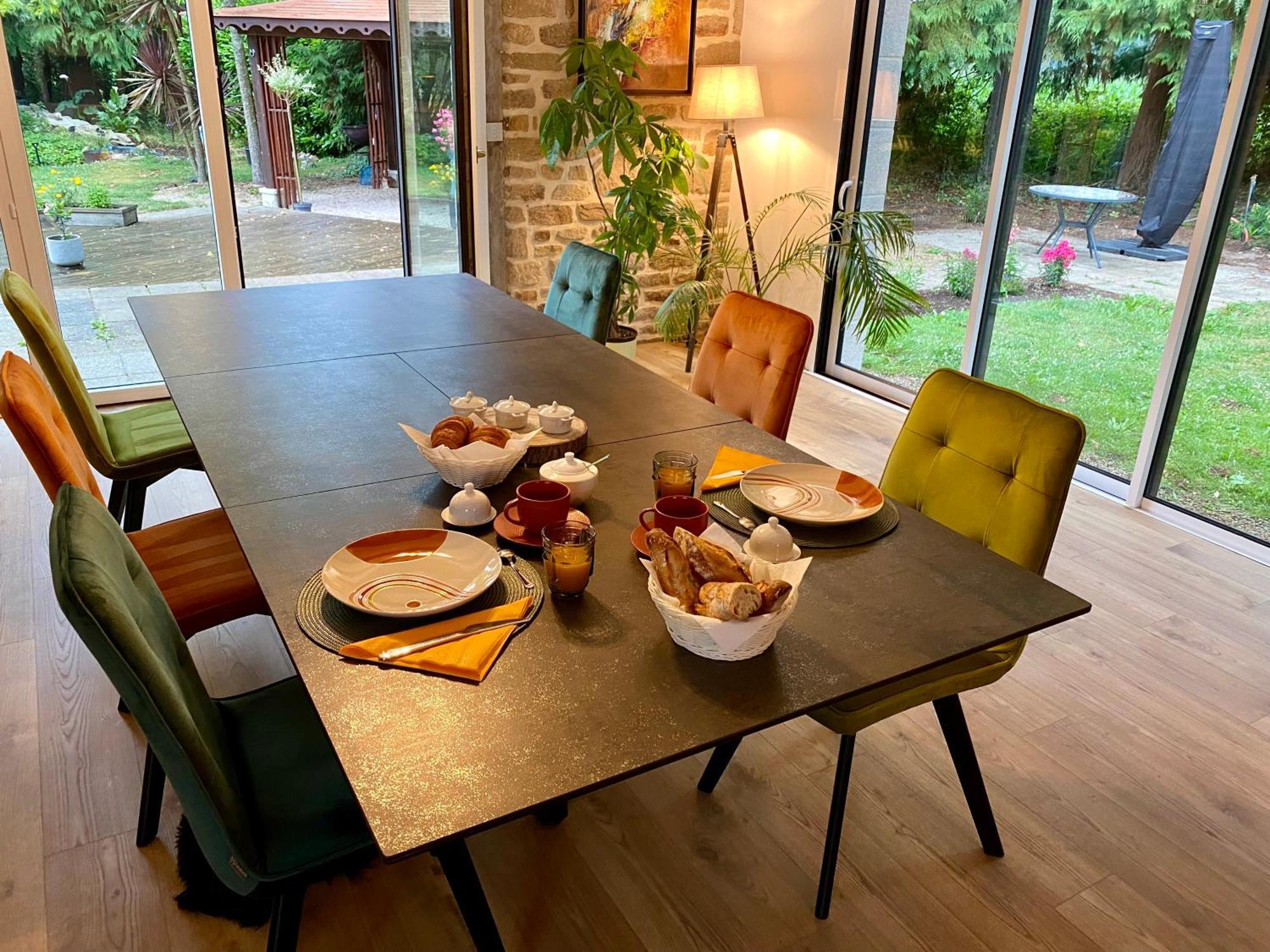 ホテル Domaine De Montloue - Relais Bien-Etre Mellac エクステリア 写真
